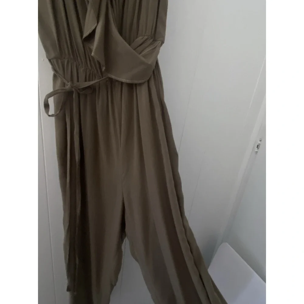 Michael Stars Ruffle Surplice Sleeveless Jumpsuit Olive Green‎ Size Small